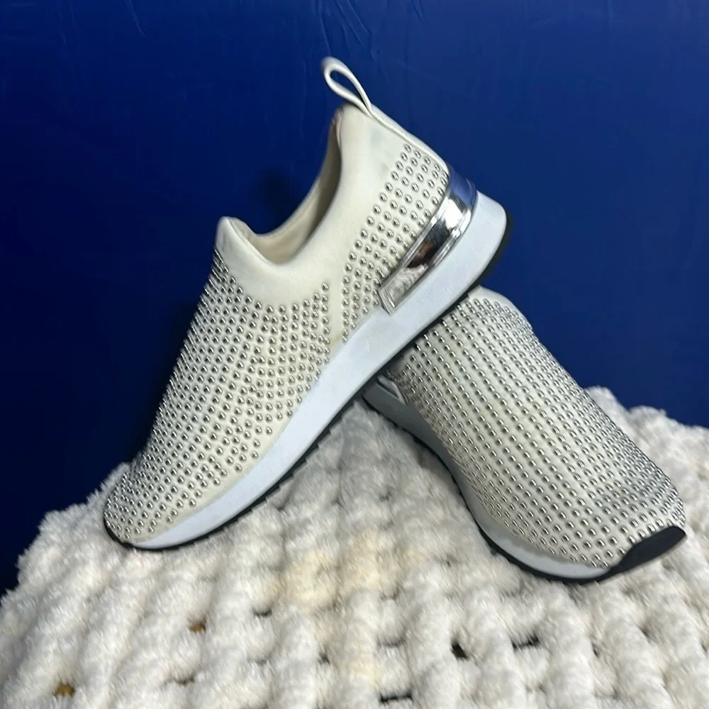 DKNY Women’s Size 5.5 Marel All Over Studded Slip-On Sneakers